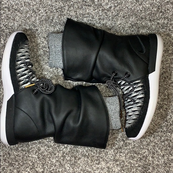 Women’s Nike ROSHE TWO HI FLYKNIT Boots - Picture 7 of 8